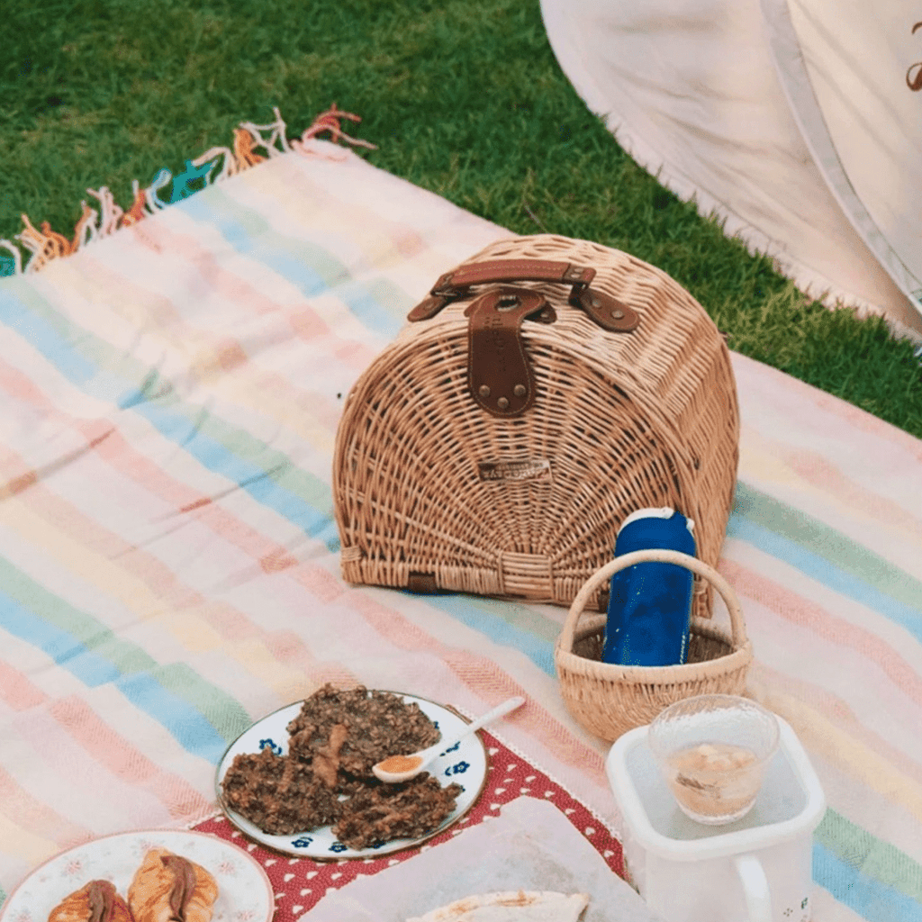 Little Dayz Boutique Semi Round Picnic Basket-1954803097859657733