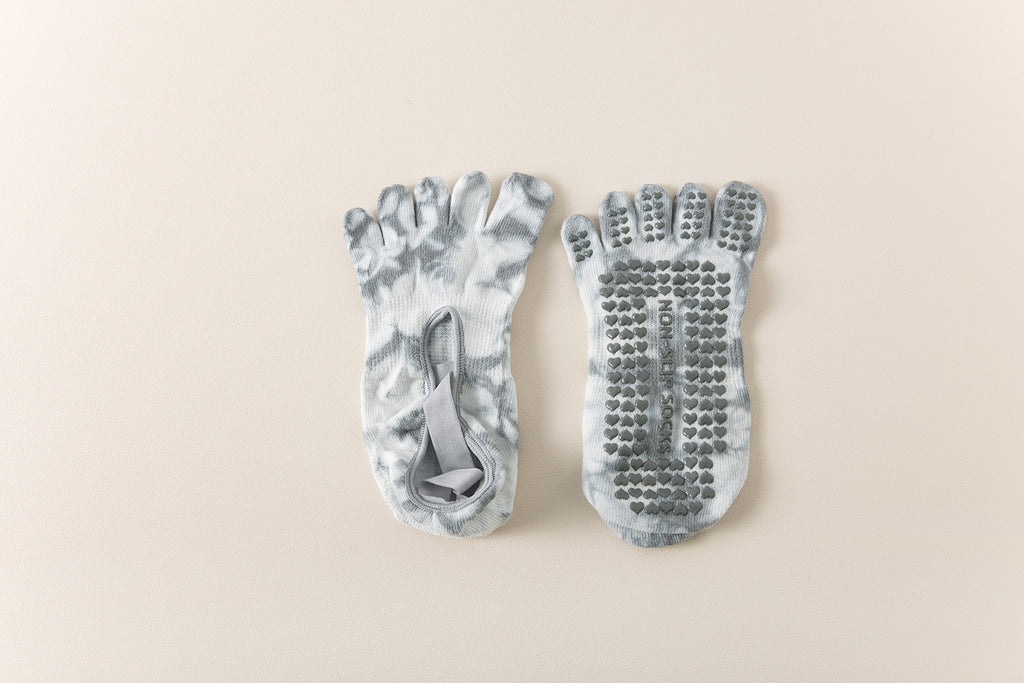 2 Pairs Grey Tie-Dye Non-Slip Yoga Socks for Women - Five-Toe Cotton Blend Socks for Pilates and Indoor Sports