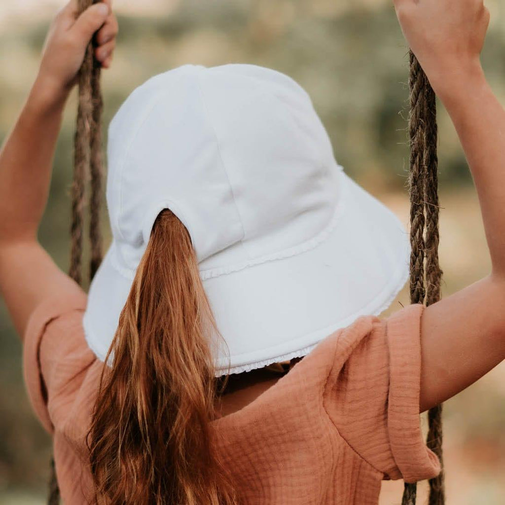 Bedhead Ponytail Bucket Hat - White Ruffle L-1954803155933990917