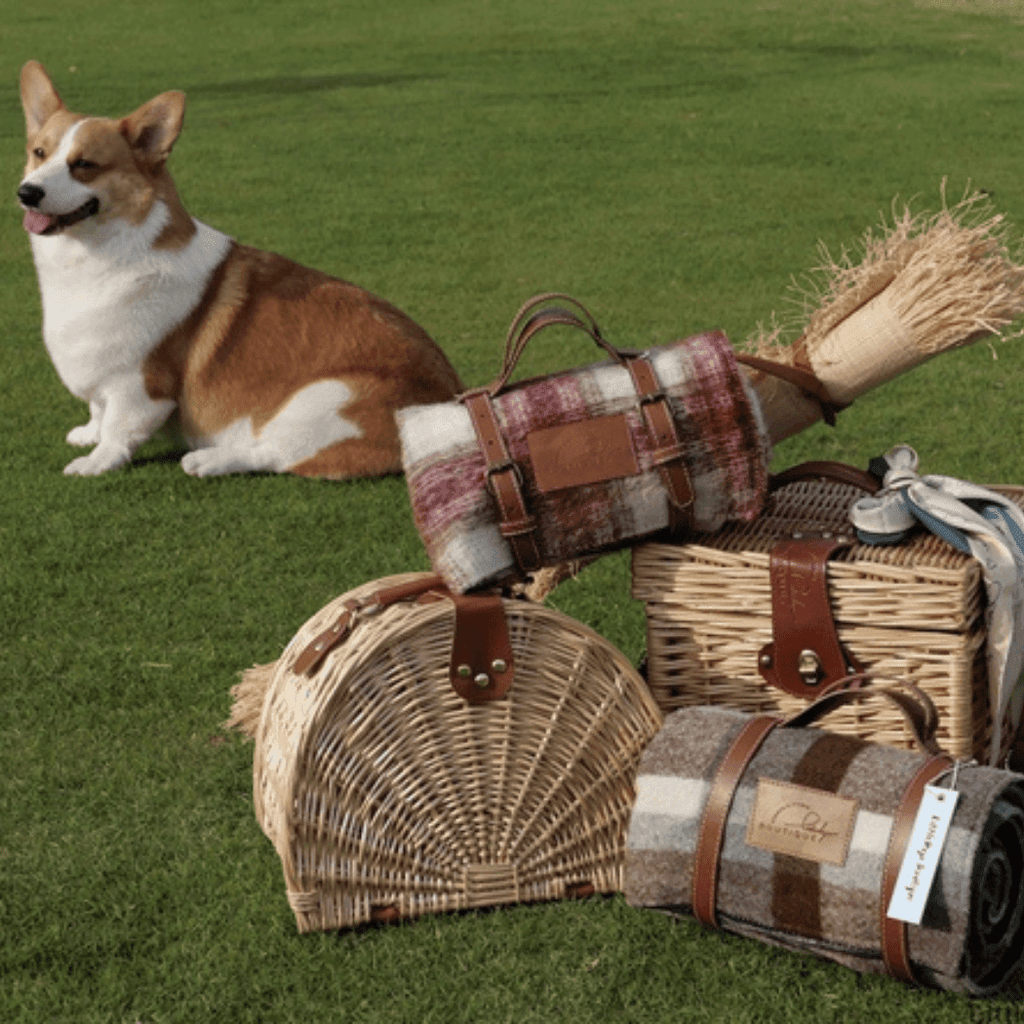 Little Dayz Boutique  Semi Round Picnic Basket-1954803097859657732